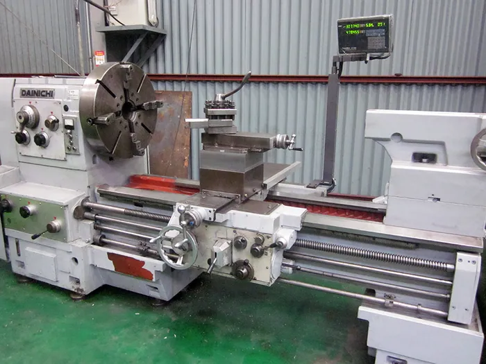 Universal lathe