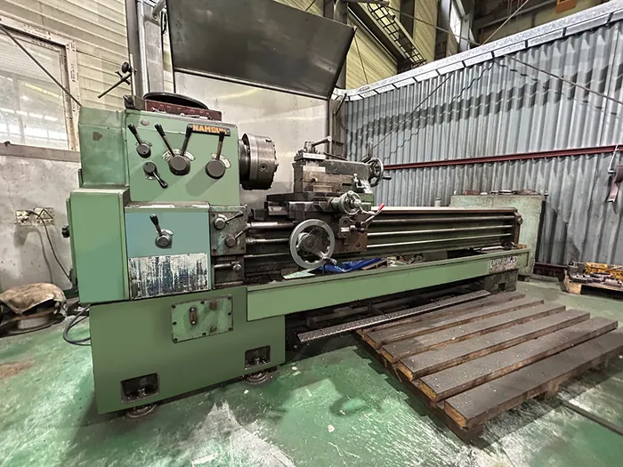 Universal lathe